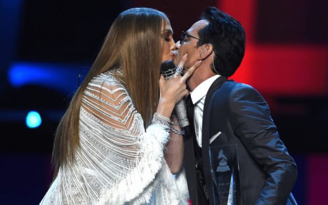 JLo fue quien entregó el reconocimiento a su esposo por ser