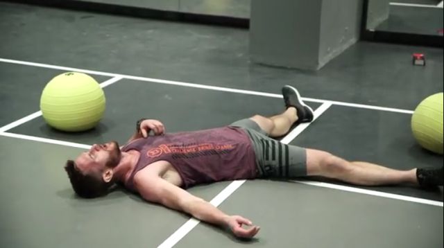 Flatline, el entrenamiento que debe hacerse con un paramédico al lado