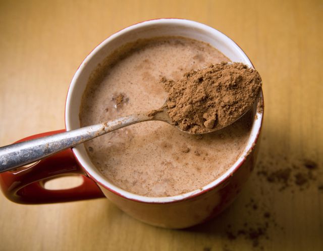 Encuentran cocaína en lata de chocolate