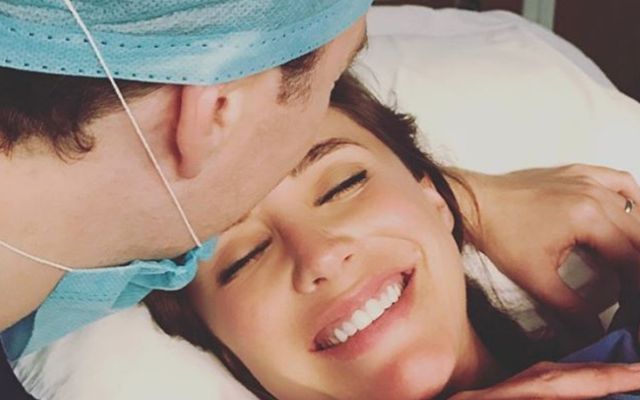 Anahi presume a su bebé por primera vez Anahi presume a su bebé por primera vez