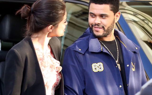Selena Gomez está algo insegura en su relación con The Weeknd Selena Gomez está algo insegura en su relación con The Weeknd