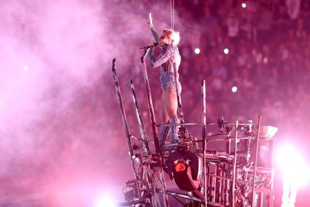 Así fue el increíble show de medio tiempo de Lady Gaga