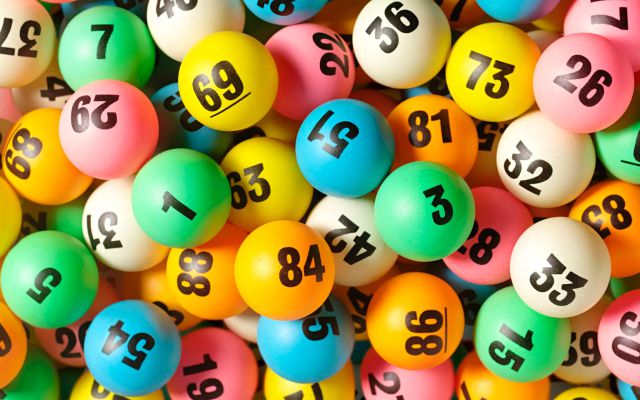 Una pareja gasta sus últimos 8 euros en la lotería y les sucede un milagro Una pareja gasta sus últimos 8 euros en la lotería y les sucede un milagro