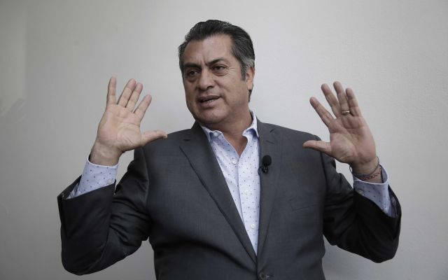 “El Bronco” recomienda no leer el periódico