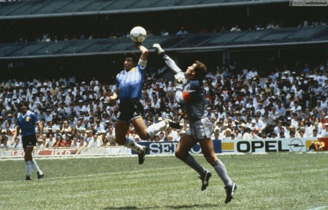 Maradona recrea la Maradona recrea la