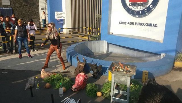 Bruja le hace una Bruja le hace una
