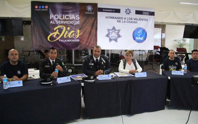 En Acapulco la “Policía celestial” quiere combatir la violencia con la palabra del señor En Acapulco la “Policía celestial” quiere combatir la violencia con la palabra del señor