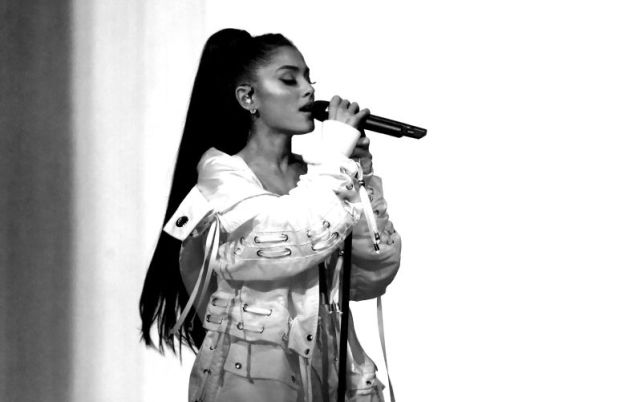 Emotiva visita de Ariana Grande a las víctimas de Manchester — URUGUAY Emotiva visita de Ariana Grande a las víctimas de Manchester — URUGUAY