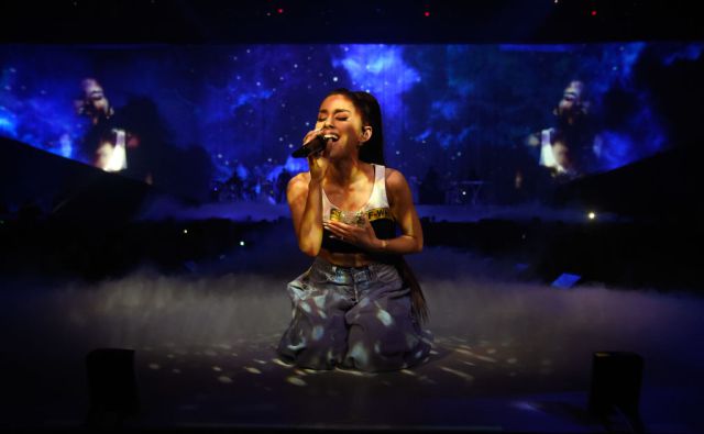 Estos artistas acompañarán a Ariana Grande en homenaje