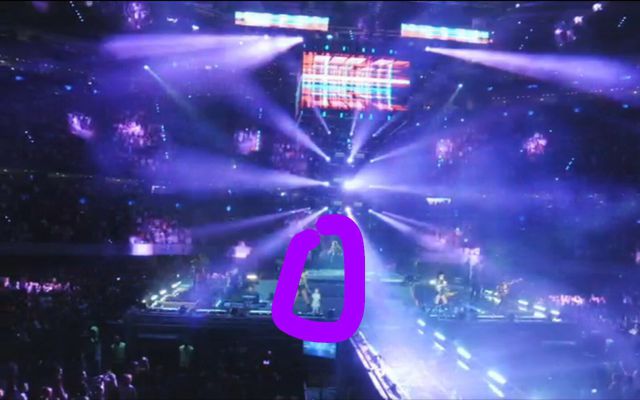 ¿Paranormal aparición en 90s pop tour?