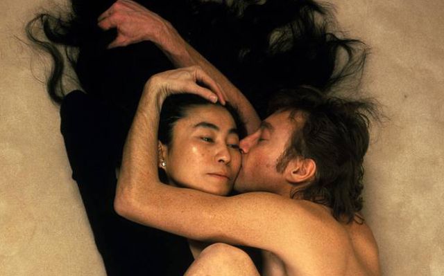 Shiky y Mónica recreando esta polémica fotografía Shiky y Mónica recreando esta polémica fotografía