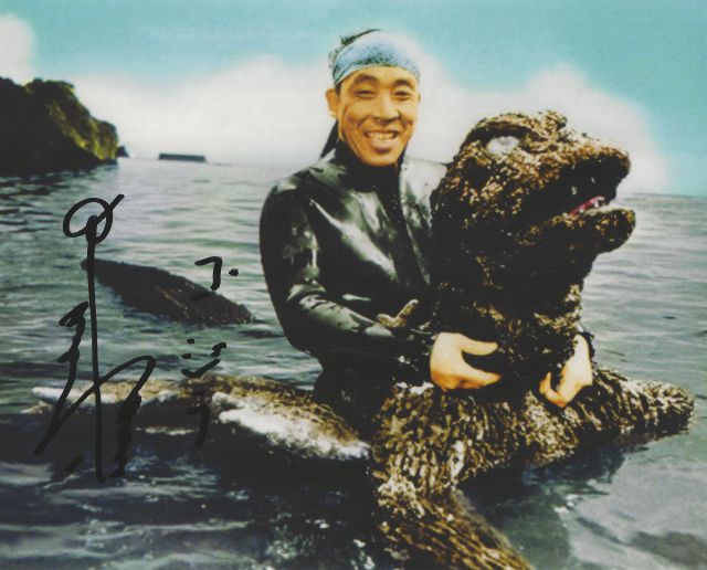 Haruo Nakajima interpretó a Godzilla 12 veces, falleció por causa de neumonía Haruo Nakajima interpretó a Godzilla 12 veces, falleció por causa de neumonía