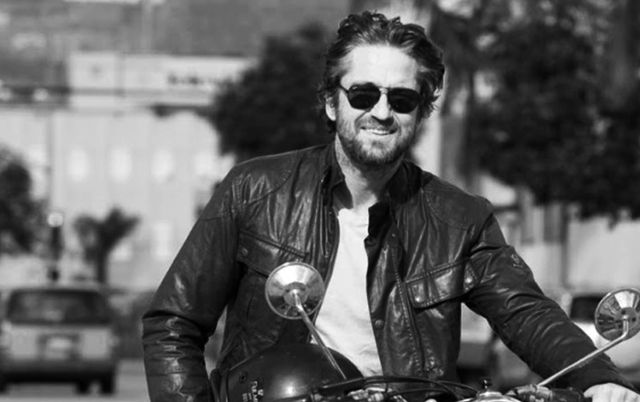 Un carro chocó con la motocicleta en la que se transportaba el actor