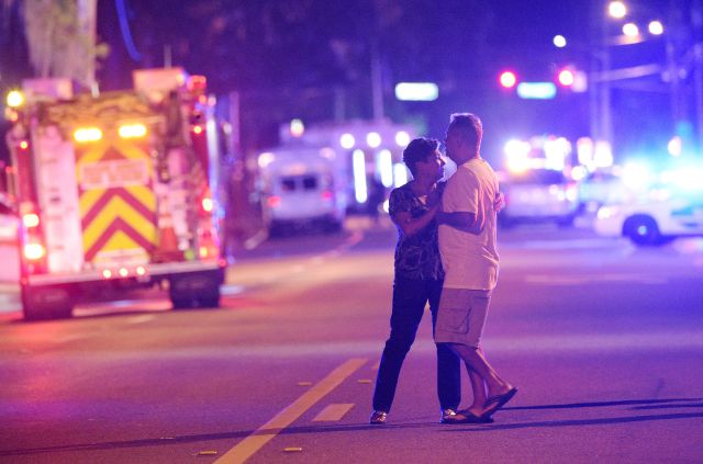 God Control de Madonna rehace la masacre del Club Pulse de Orlando, para hacer consciencia sobre la compra y venta de armas en Estados Unidos esto con el fin de evitar los tiroteos masivos God Control de Madonna rehace la masacre del Club Pulse de Orlando, para hacer consciencia sobre la compra y venta de armas en Estados Unidos esto con el fin de evitar los tiroteos masivos