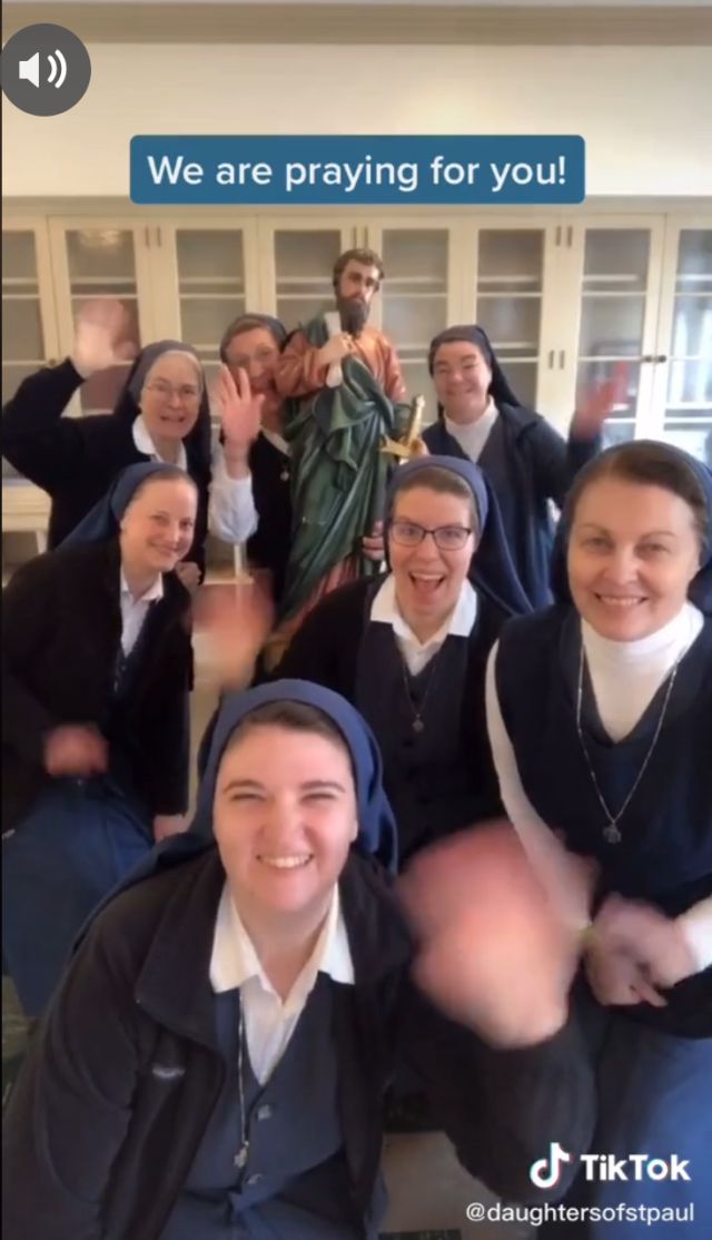 Grupo de monjas hacen TikToks y se vuelven virales