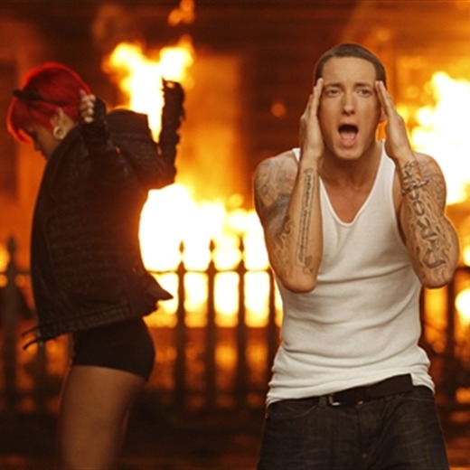 Graban Rihanna y Eminem video junto a Megan Fox