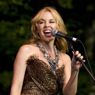 Kylie Minogue ofrece un adelanto de su nuevo vídeo en directo