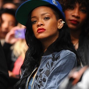 El comportamiento de Rihanna preocupa a su familia.