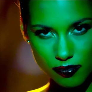 Alicia Keys hace tres versiones de un mismo video