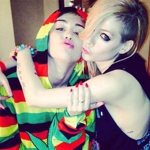Miley Cyrus y Avril Lavigne , de pelea en instagram
