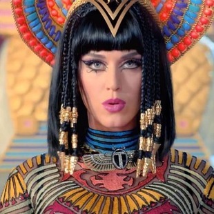 Katy Perry recibe una demanda por Dark Horse.