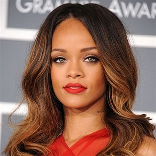 Rihanna genra polémica en Twiiter.