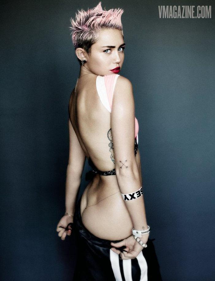 Miley Cyrus posa desnuda para la revista V Magazine