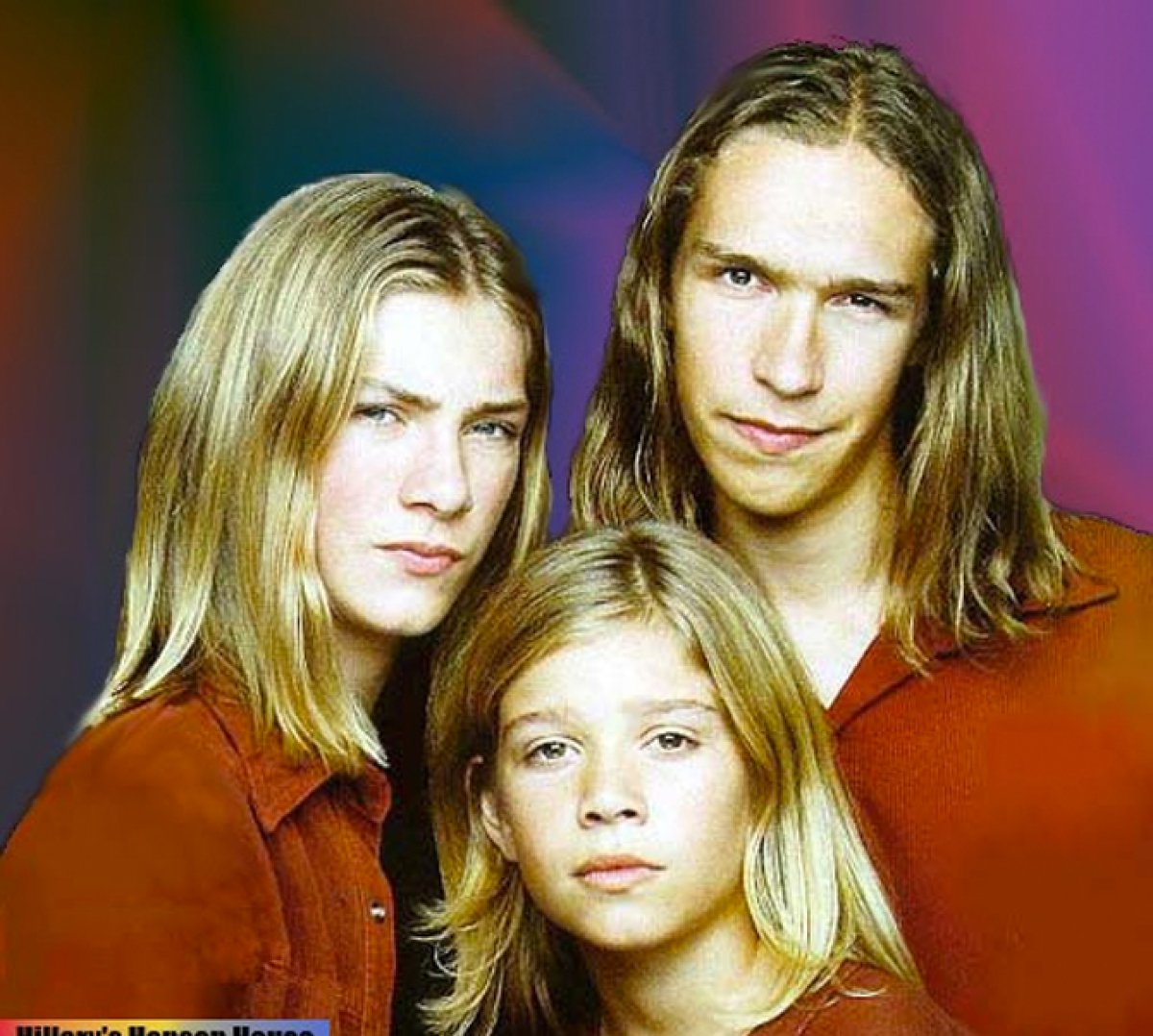 Группа из трех мальчиков. Группа три брата Hanson. Группа Хенсон. Hanson Band 90s. Сестра Hanson.