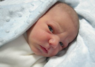 Gran Bretaña, autorizar la concepción de bebes con tres padres