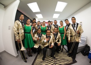 Los Ángeles Azules ponen a bailar al Zócalo de México