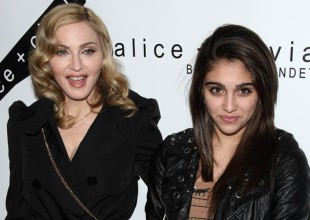 ¡Madonna permite a sus hijos consumir drogas!