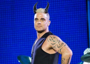 Robbie Williams demandado por acoso sexual