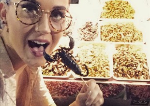 Katy Perry come un rico escorpión