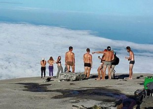 Detenidos por desnudarse en una montaña y "provocar un terremoto"