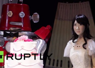 La primera boda entre robots japoneses.