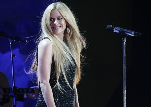 Avril Lavigne reaparece en los escenarios