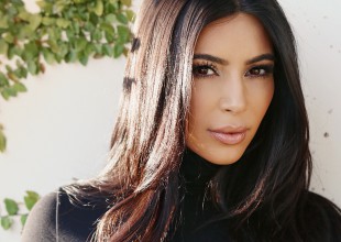 Kim Kardashian impacta con tremendo escote