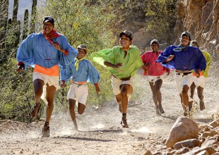 Atletas tarahumaras van a mundiales indígenas