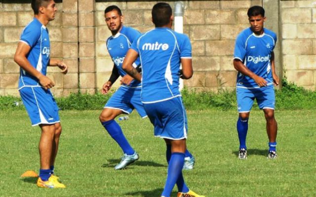Selección de fútbol de El Salvador se niega a entrenar