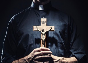Obispo confiesa sus pecados