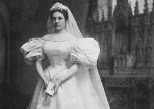 Usa el mismo vestido de novia desde hace más de 120 años