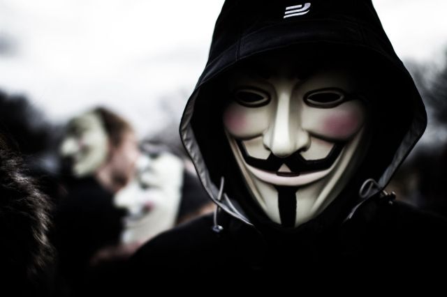Anonymous va contra Donald Trump