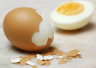 Método para 'deshervir' huevos duros