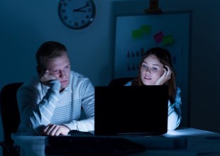 ¿A quién afecta más trabajar en turno de noche? ¿A los hombres o a las mujeres?