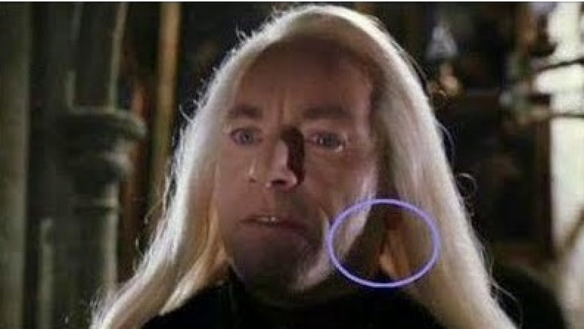 Al parecer la pelucla de Lucius Malfoy no estaba bien puesta