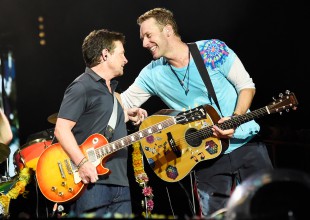 Michael J Fox y Coldplay vuelven al futuro
