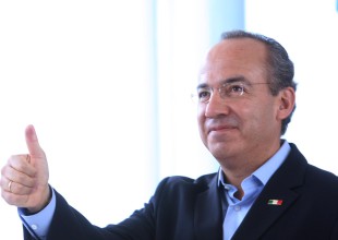 Felipe Calderón no está violando la ley