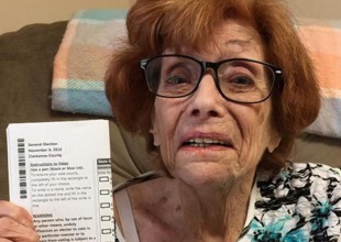 Esperó 90 años para votar por una mujer y este es su triste final
