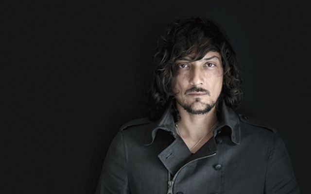 Ese Momento En Que Descubres Que Leon Larregui Protagonizo Video De Shakira Actualidad Los40 Mexico Letra y música de sus canciones con notas para guitarra. larregui protagonizo video de shakira