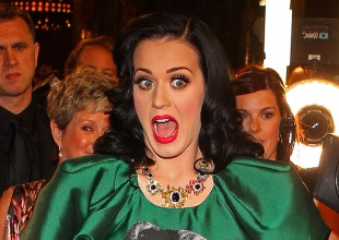 Katy Perry vuelve a sorprender con drástico cambio de look